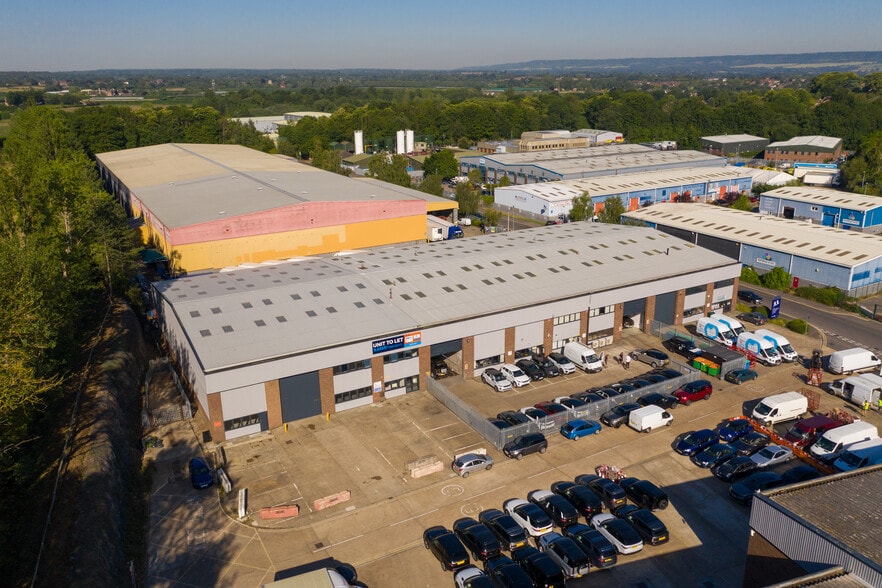 Mills Rd, Aylesford to rent - Aerial - Image 3 of 4