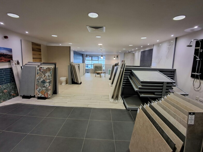 Deacon Way, Reading to rent - Building Photo - Image 3 of 5