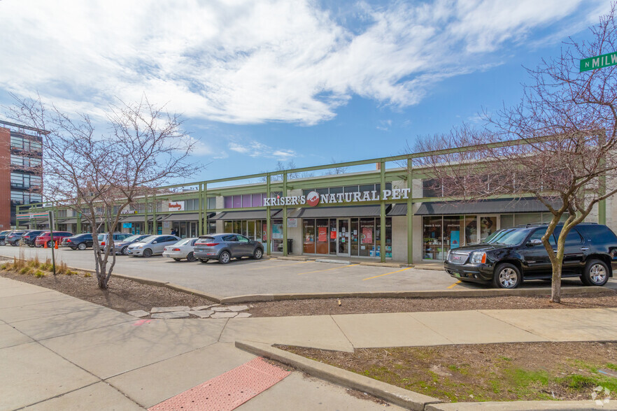 1658 N Milwaukee Ave, Chicago, IL for rent - Building Photo - Image 2 of 3