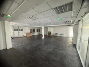 10-12 Rue Marcel Paul, Bezons for sale Interior Photo- Image 1 of 7