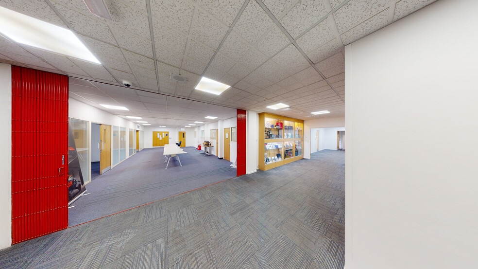 London Oxford Aiport, Kidlington to rent - Matterport 3D Scan - Image 2 of 27