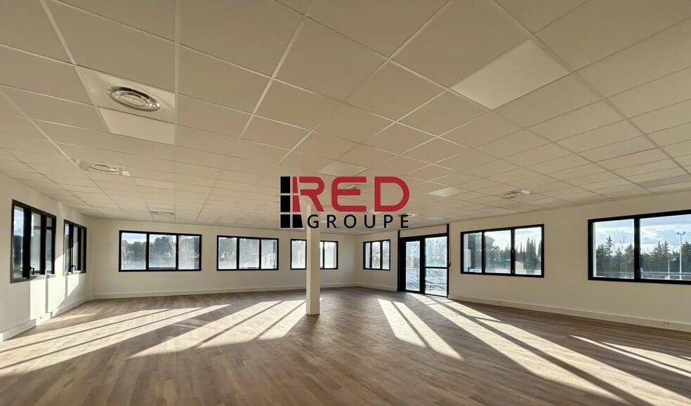 480 Route De Berre, Éguilles for sale - Building Photo - Image 1 of 8