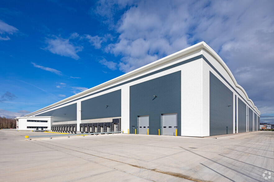 Lincoln Green Way, Doncaster to rent - Building Photo - Image 3 of 20