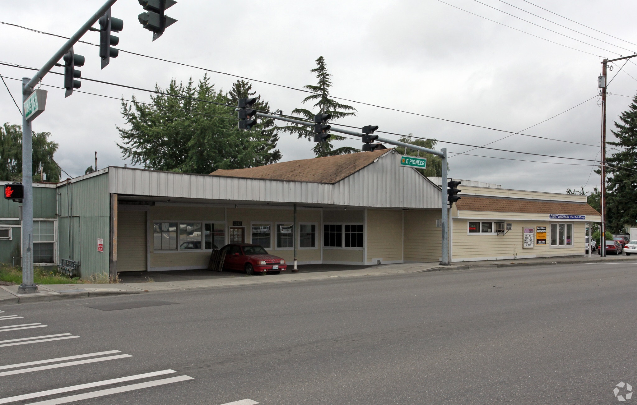 1508-1512 E Pioneer Ave, Puyallup, WA for sale Primary Photo- Image 1 of 1