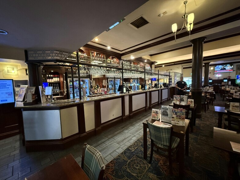 73-77 Peckham High St, London for sale - Building Photo - Image 3 of 8