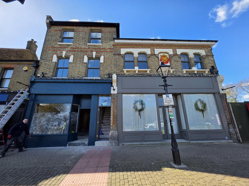 3 Royal Para, Chislehurst to rent Building Photo- Image 1 of 9