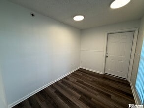 1517-1523 Commercial Park Dr, Lakeland, FL to rent Interior Photo- Image 2 of 5