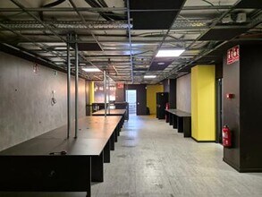 Retail in Barcelona, Barcelona to rent Interior Photo- Image 2 of 17