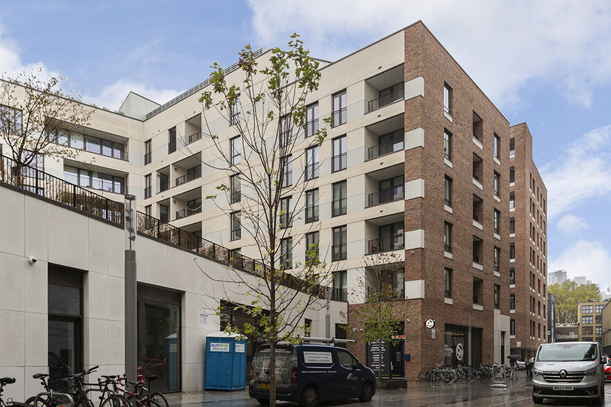 126-137 Hackney Rd, London for rent - Building Photo - Image 1 of 9