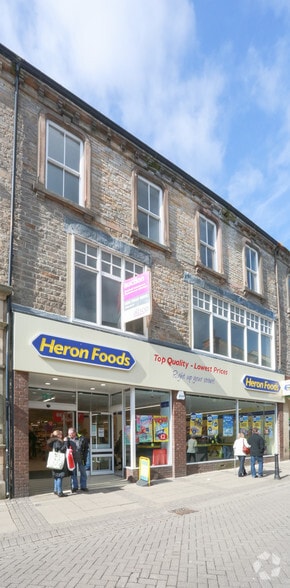 32-34A Newgate St, Bishop Auckland to rent - Building Photo - Image 2 of 4