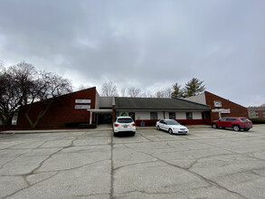 2001-2011 Round Barn Rd, Champaign, IL for sale Building Photo- Image 1 of 1