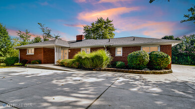 12045 N Michigan Rd, Zionsville, IN for sale Primary Photo- Image 1 of 1