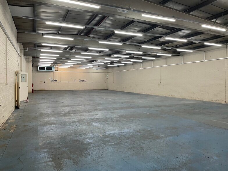 2 Handsworth St, Manchester to rent - Interior Photo - Image 1 of 15