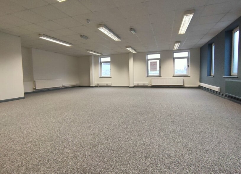1 Commercial Rd, Eastbourne to rent - Interior Photo - Image 1 of 1