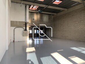 Office in Fresnes to rent Interior Photo- Image 1 of 7