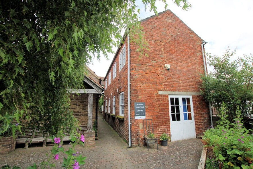 8A, 8B & 8C Queen St, Market Rasen for sale - Building Photo - Image 1 of 2