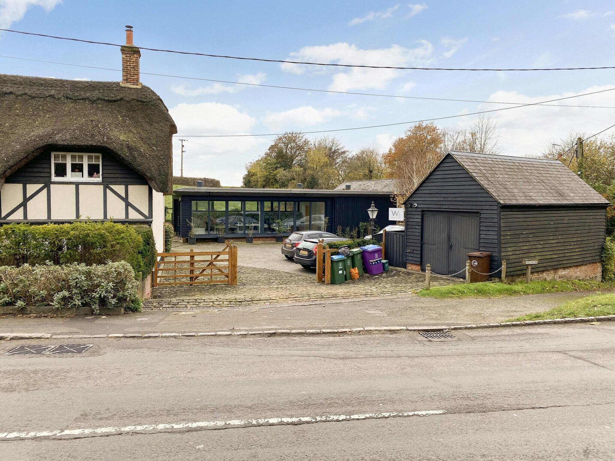 83 Bicester Rd, Long Crendon to rent Building Photo- Image 1 of 7