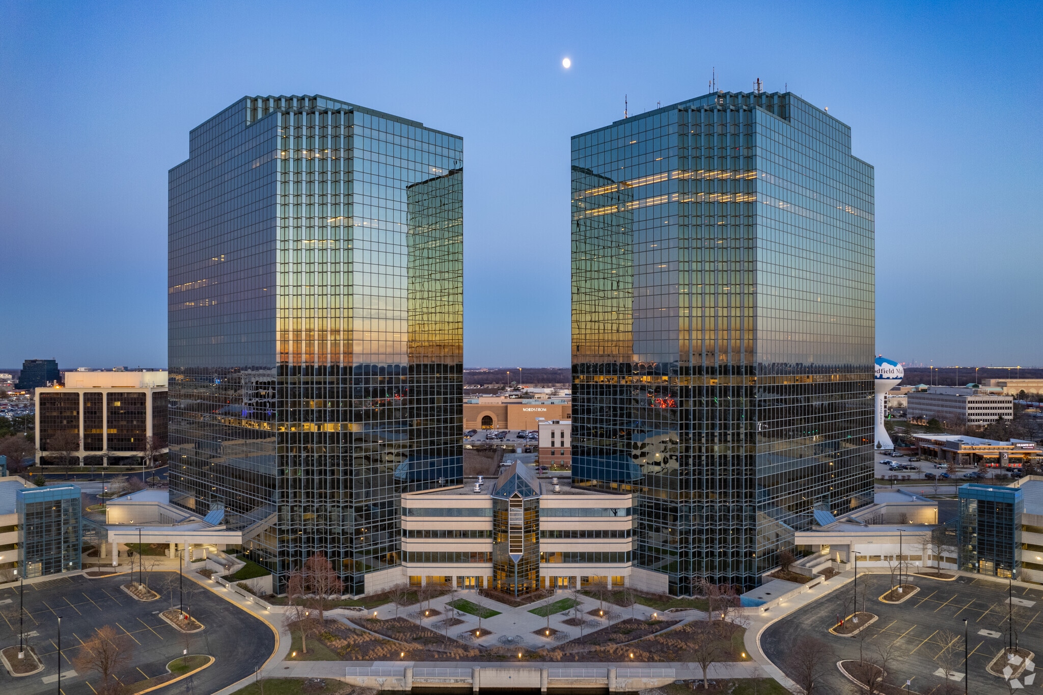 1450 American Ln, Schaumburg, IL to rent Primary Photo- Image 1 of 22