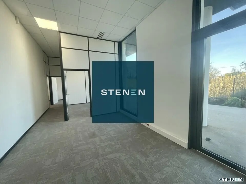 Location Bureaux 64 m² - Photo 1
