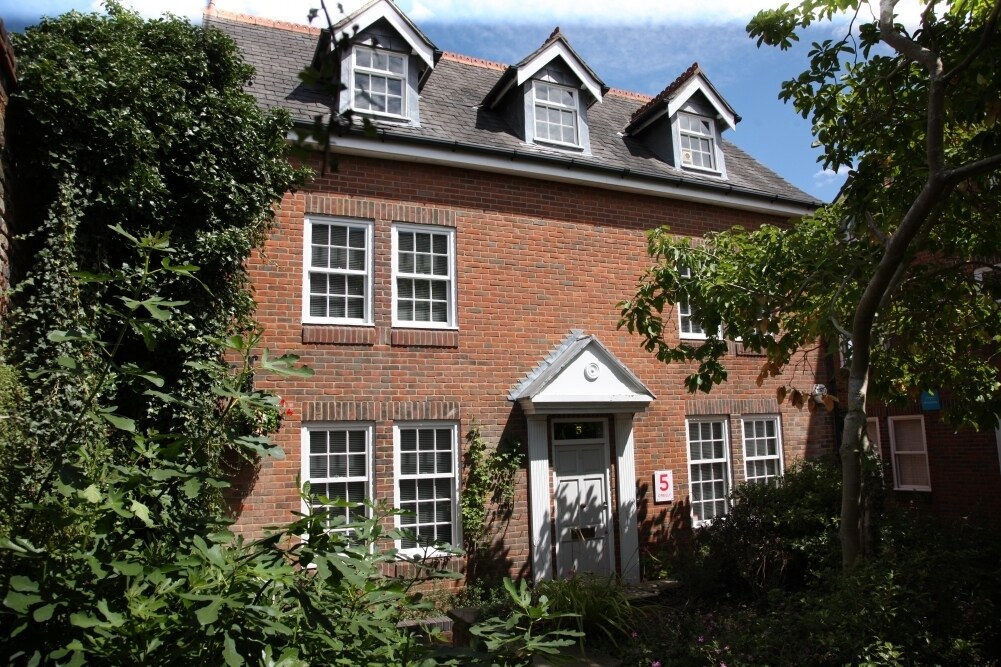 Castle St, Farnham for sale Primary Photo- Image 1 of 1