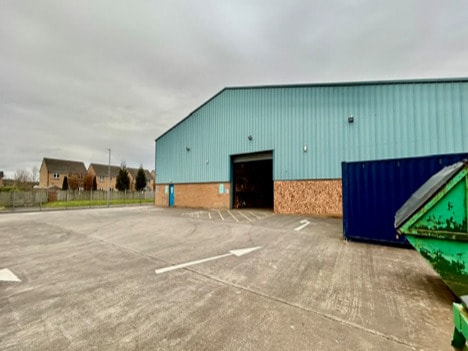2 Southhook Rd, Kilmarnock to rent - Building Photo - Image 2 of 7
