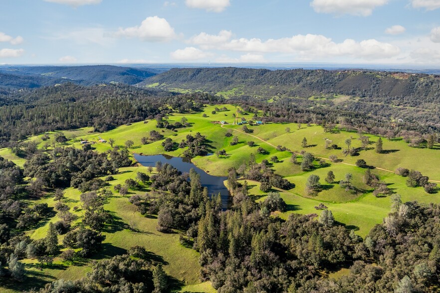 660 Sand Ridge Rd, El Dorado, CA for sale - Primary Photo - Image 1 of 37