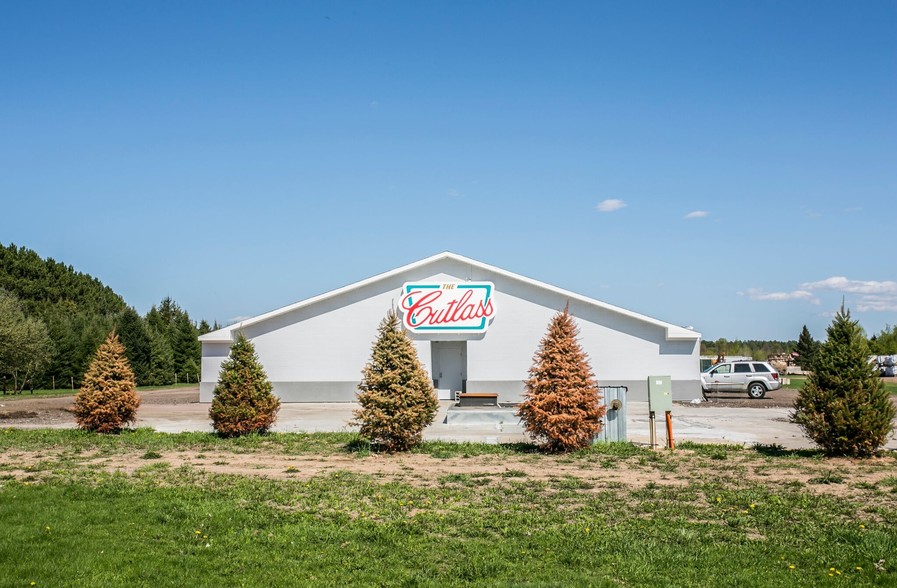 915 S Superior St, Antigo, WI for sale - Primary Photo - Image 1 of 1