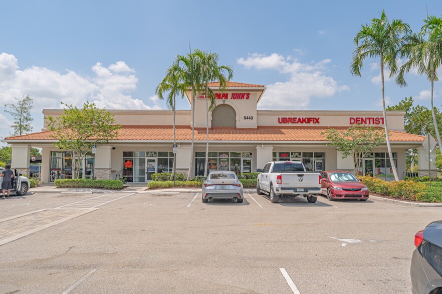 9400-9440 W Commercial Blvd, Fort Lauderdale, FL for rent - Primary Photo - Image 2 of 4