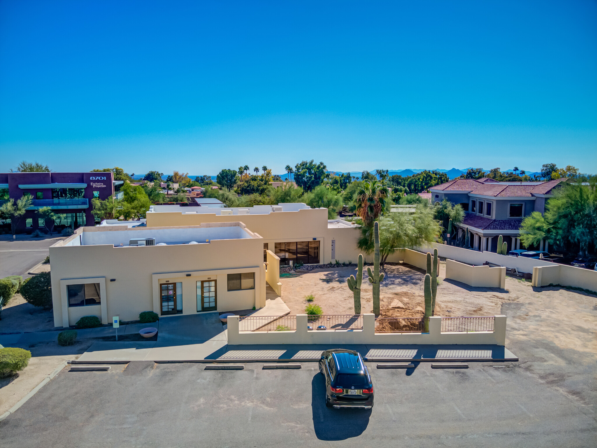 8711 E Pinnacle Peak Rd, Scottsdale, AZ for rent Building Photo- Image 1 of 46