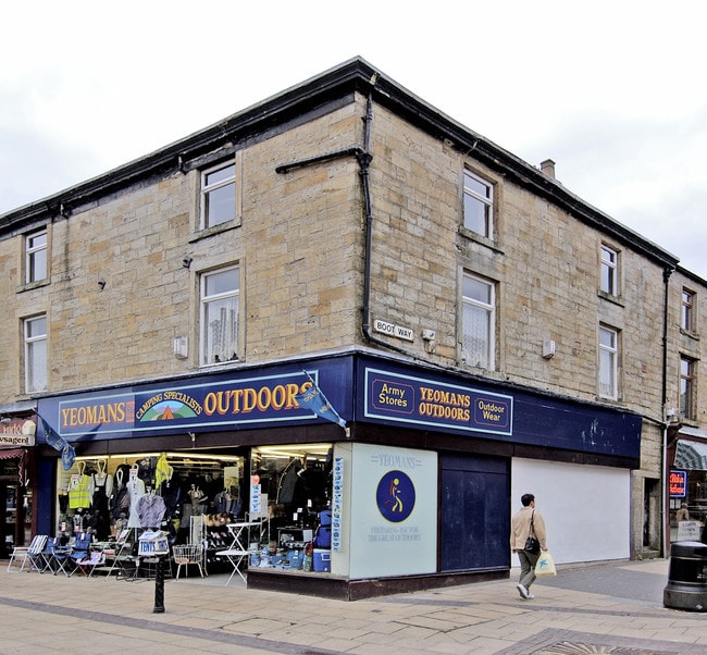 More details for 6-8 Parker Ln, Burnley - Retail to Rent