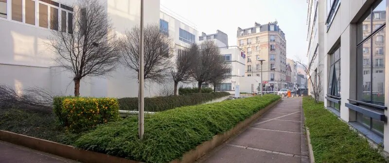 155 Rue Du Docteur Bauer, Saint-Ouen-sur-Seine to rent Building Photo- Image 1 of 4