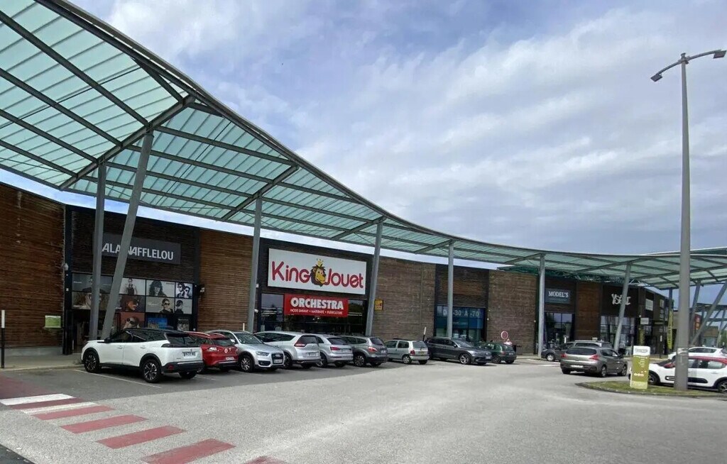 Location Commerce 417 m² - Photo 1