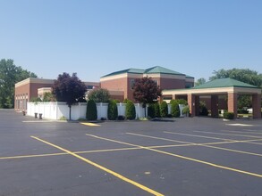 4885 Southwestern Blvd, Hamburg, NY for rent Building Photo- Image 1 of 6