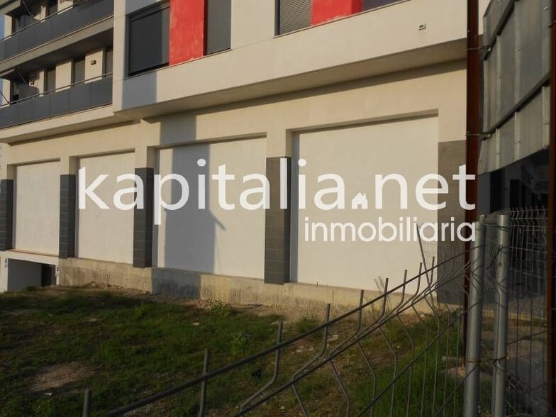 Retail in València, Valencia to rent - Building Photo - Image 2 of 5