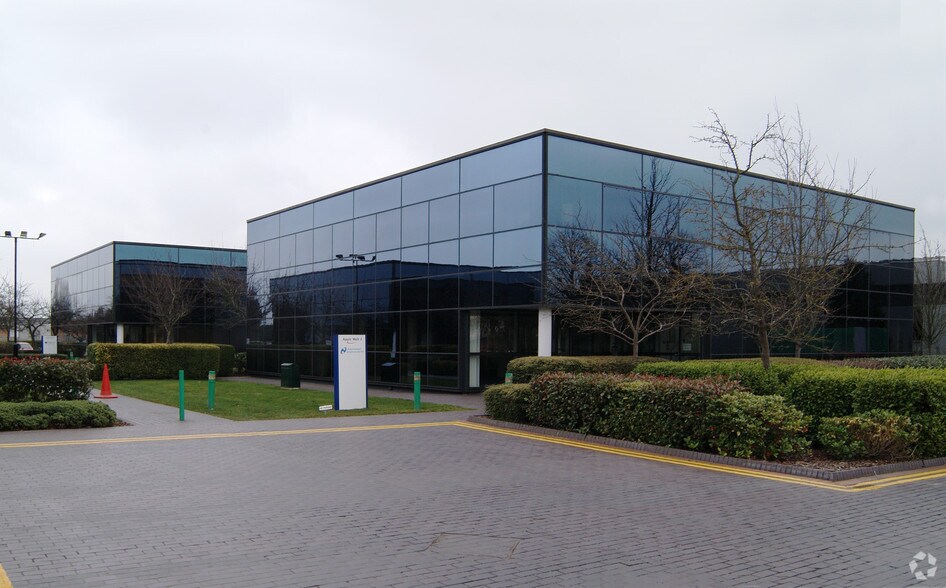Apple Walk, Swindon for sale - Primary Photo - Image 1 of 1