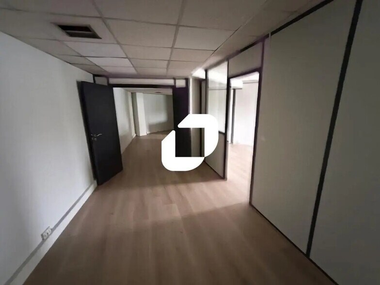 Office in Rosny-sous-Bois to rent - Interior Photo - Image 3 of 4