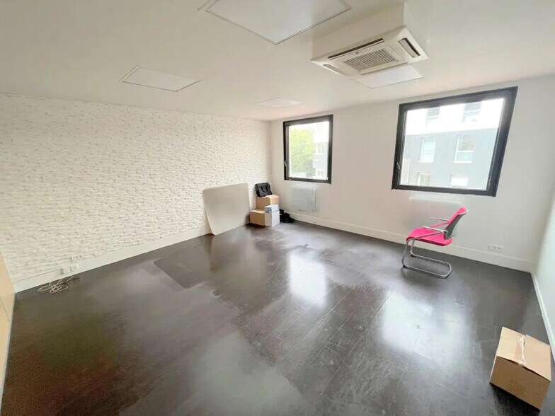 Office in Chatou to rent - Building Photo - Image 3 of 11