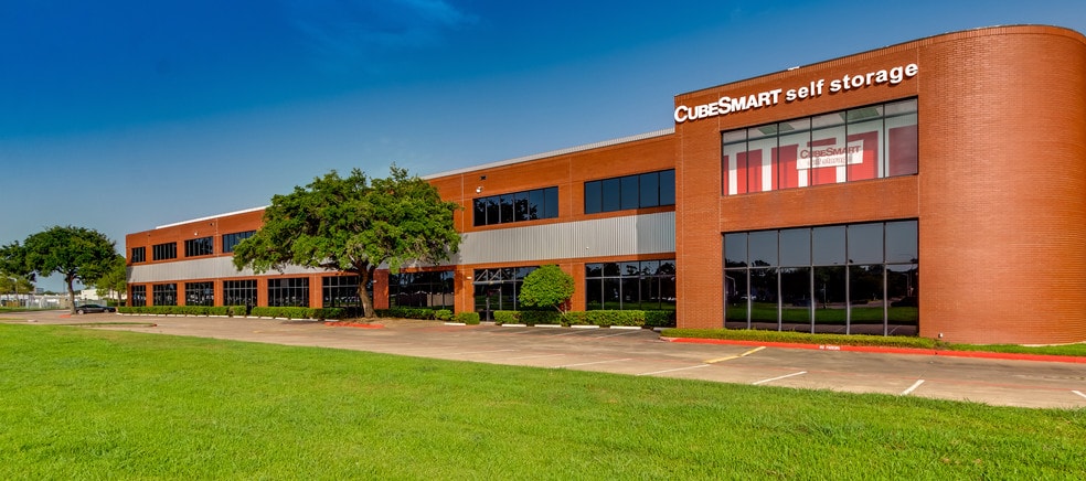 555 Gemini St, Houston, TX to rent - Building Photo - Image 2 of 7