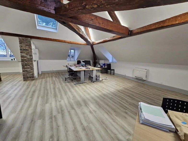 Office in Corbeil-Essonnes to rent - Interior Photo - Image 3 of 5