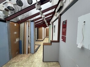 159 Stanley Rd, Teddington to rent Interior Photo- Image 2 of 2
