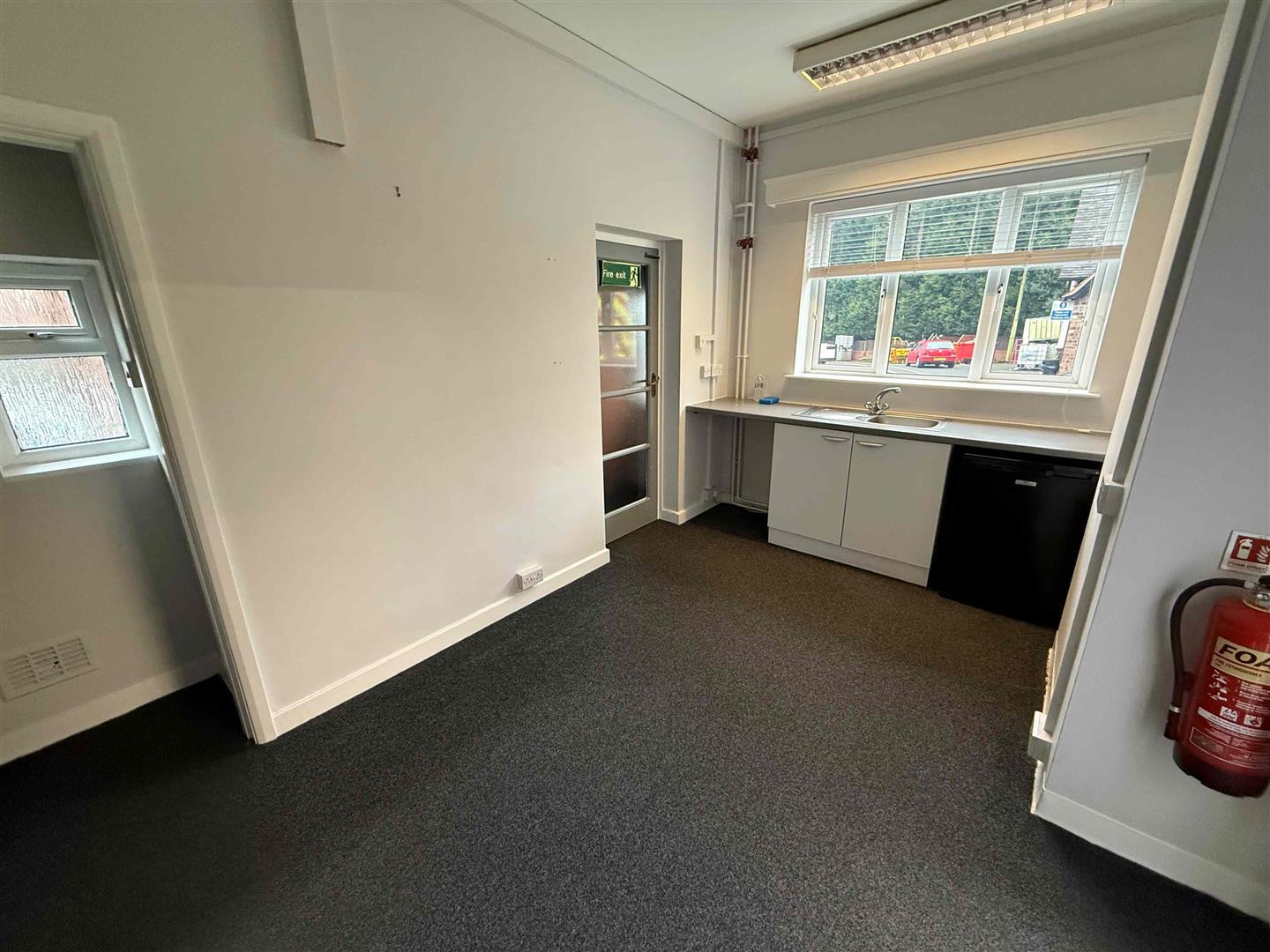 Stone Rd, Barlaston to rent Building Photo- Image 1 of 8