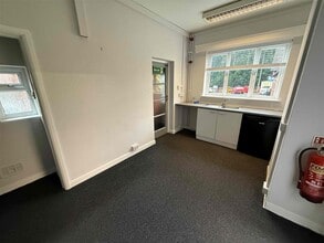 Stone Rd, Barlaston to rent Building Photo- Image 1 of 8