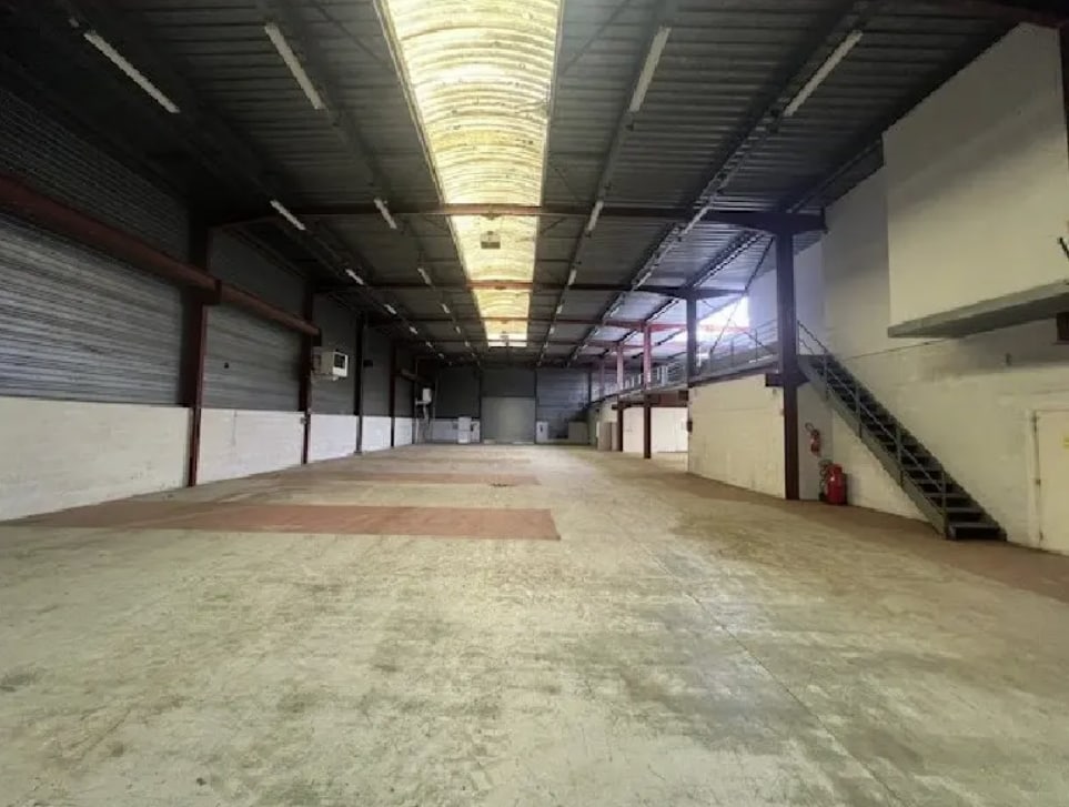 20 Rue Augustin Fresnel, Coignières to rent Interior Photo- Image 1 of 3