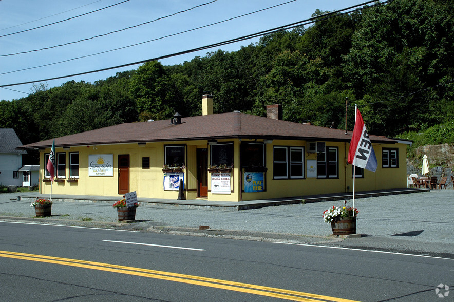 243-249 Orange Tpke, Sloatsburg, NY for sale - Primary Photo - Image 1 of 20