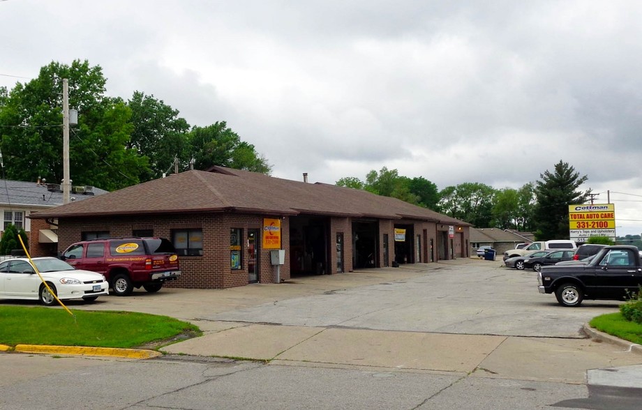 6800-6900 Hickman Rd, Windsor Heights, IA for sale - Building Photo - Image 1 of 1