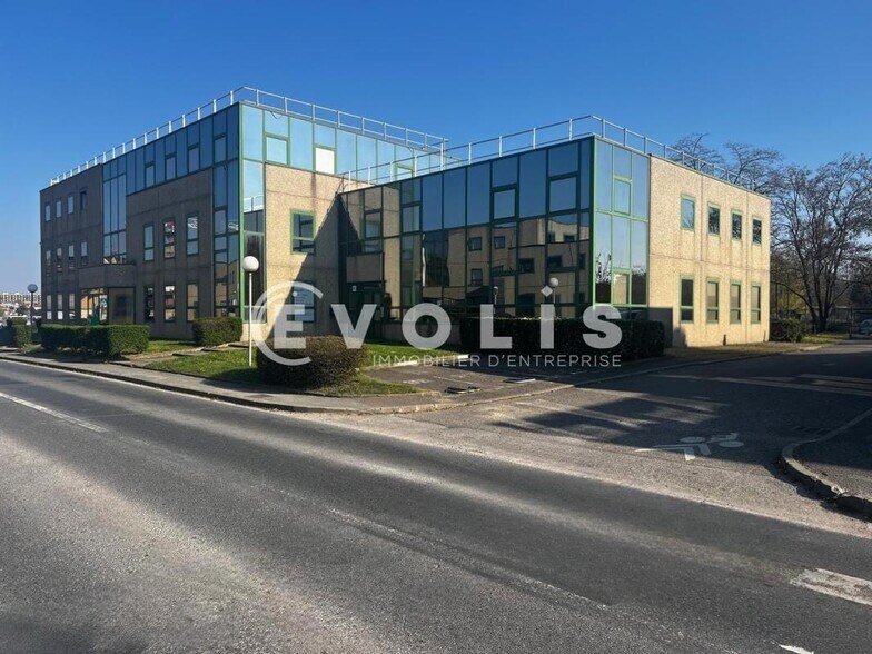 Office in Viry Chatillon for sale - Building Photo - Image 2 of 10