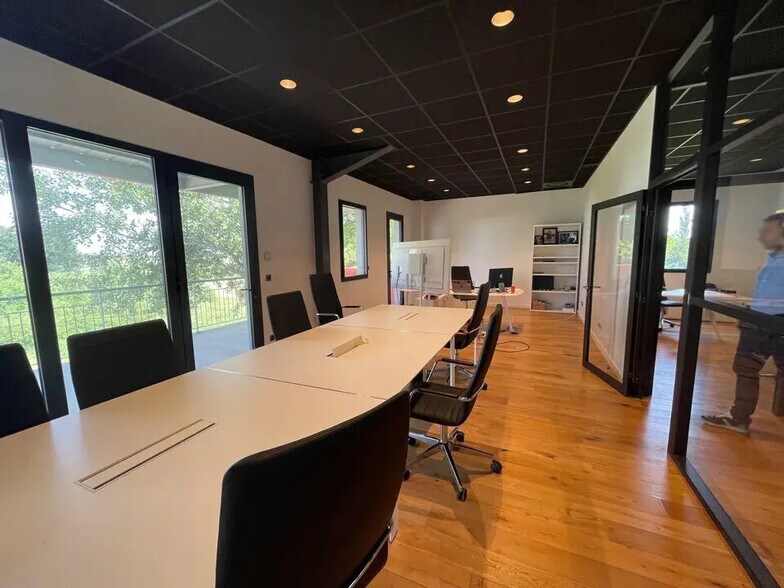Office in Avignon to rent - Interior Photo - Image 2 of 8