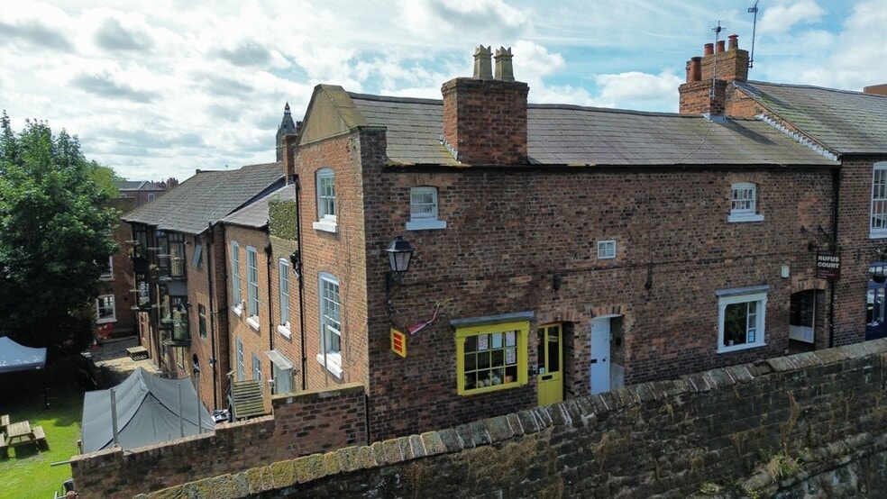 5 City Walls, Chester to rent - Building Photo - Image 2 of 2