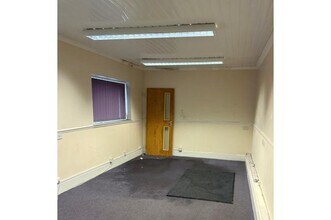 Alma Estates Stafford Rd, Wednesbury to rent Interior Photo- Image 2 of 5
