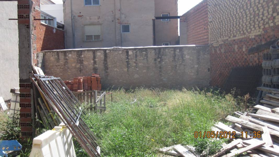 Land in Novelda, Alicante to rent Construction Photo- Image 1 of 4